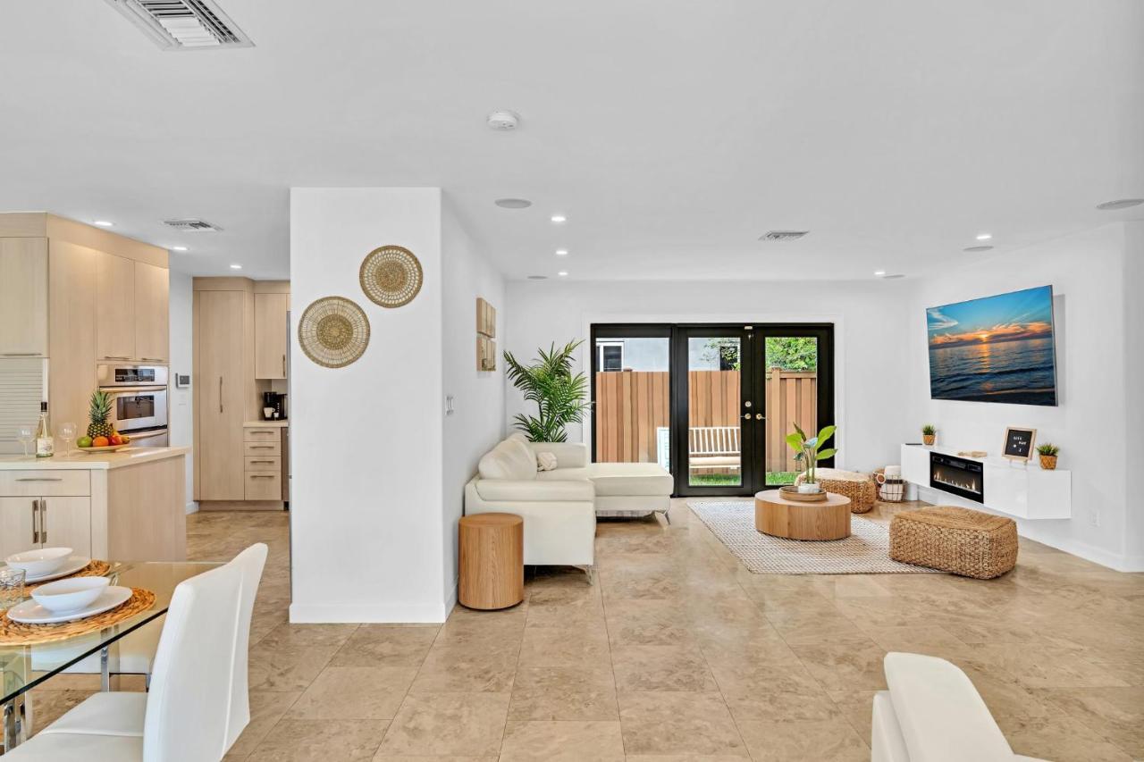 Tropical Oasis With Pool 10 Mins Airport & 5 Mins Hollywood