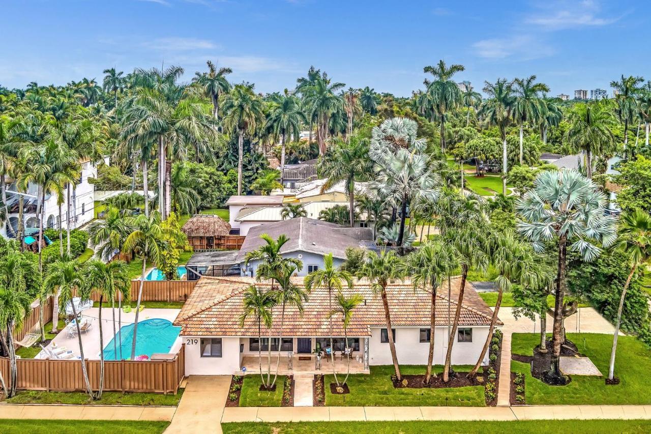 Tropical Oasis With Pool 10 Mins Airport & 5 Mins *